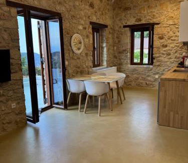 North Kynouria Apartment | Stoneview Apartments
