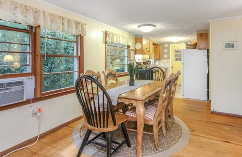Penrose House | Stoney Brook Cottage - Hot Tub - Grill - Fireplace - WiFi - Pets OK