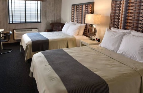 Broken Arrow Hotel | Stoney Creek, Deluxe 2 Queen, Heated indoor/outdoor pool! Parking