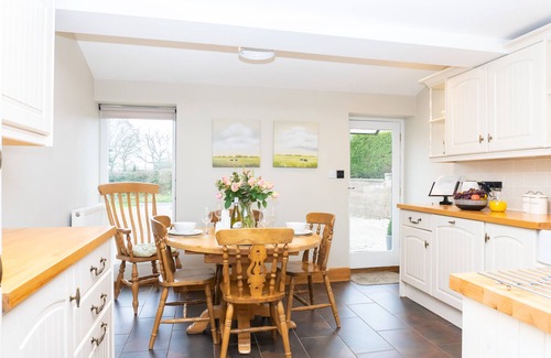 Stoney Stretton Cottage | Stoney Moat