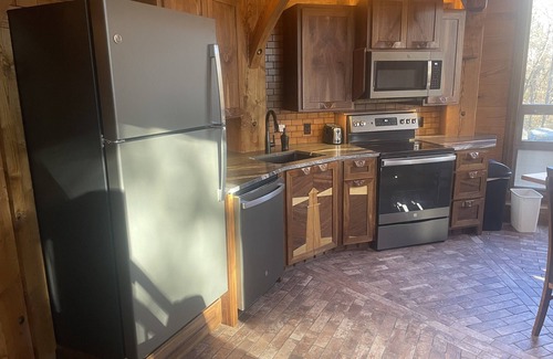 Burtrum Cabin | Stoney Ridge Lighthouse
