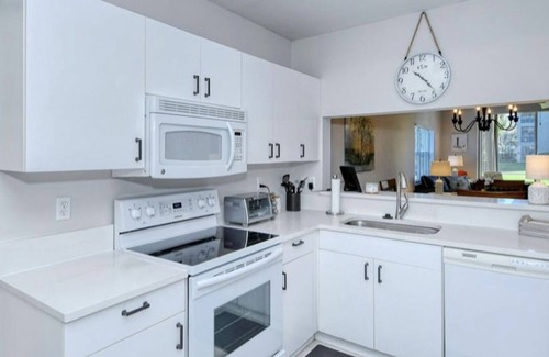 Palmer Ranch Condo | Stoneybrook Golf & Country Club - GROUND FLOOR, CORNER UNIT, GOLF VIEW.