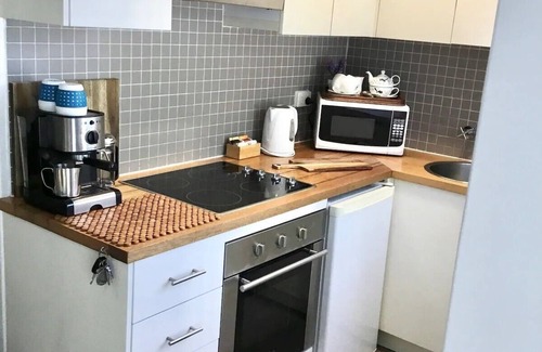 Brunswick East Apartment | Stonez off LYGONnBrunswick East ranked 6th coolest neighbourhood in the world!n