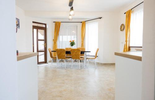 Santandrei House | Stork House