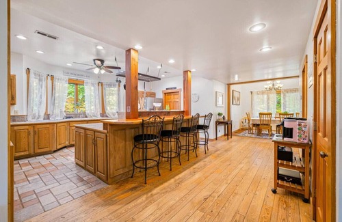 Gnaw Bone Apartment | Story Time Retreat in Brown County