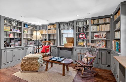 Newtown Apartment | Storybook 330 Year Old Enchanting Estate estate