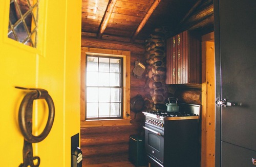 Lutsen Cabin | Storybook Northwoods Log Cabin on Lake Superior between Lutsen and Grand Marais