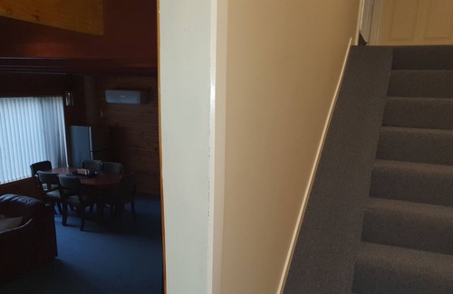 Claude Road Bed & Breakfast | Stowport 3 Bedroom Cottage