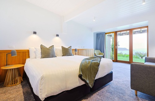 Strahan Hotel | Strahan Village