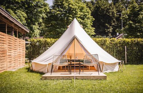 Steckborn Hostel | Strandbad Steckborn mit Herberge, Camping & Glamping