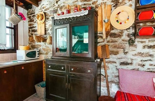 Kalavasos Hotel | Stratos Art Deco House