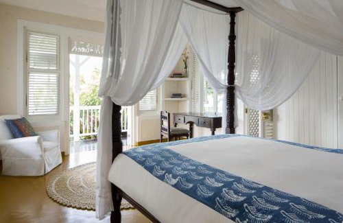Irish Town Hotel | Strawberry Hill
