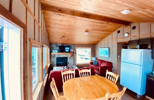 Tofino Cabin | Strawberry Island Resort Floating Cabin Rentals .