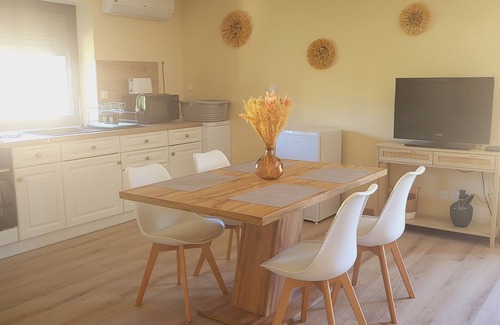 Canet Apartment | Studio à 5 Minutes du Canal du Midi 20 Minutes de Narbonne 30 Minutes des Plages