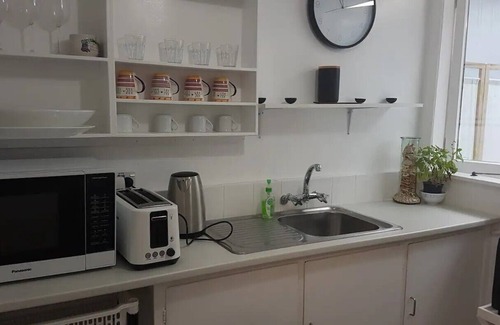 Onetangi Apartment | Studio 2 By the Beach
