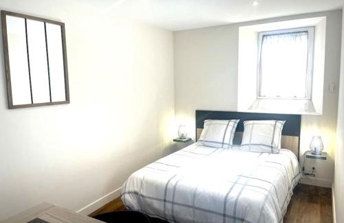 Polminhac Apartment | Studio 30m2, parking, 2 pers, 10 min d'Aurillac