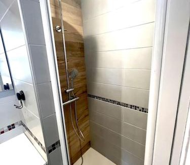 Polminhac Apartment | Studio 30m2, parking, 2 pers, 10 min d'Aurillac