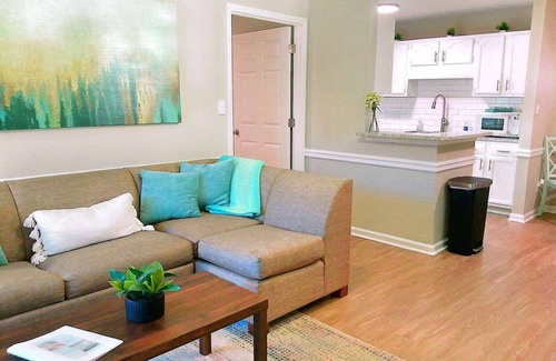 Pine Forest Apartment | Studio 415 ~ Self Check-in, 1st Floor Apt