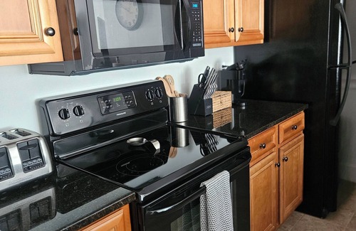 Gilford Apartment | Studio ~5min drive to Weirs & ~7min NH Bank Pavilion, ~15min Gunstock MTN