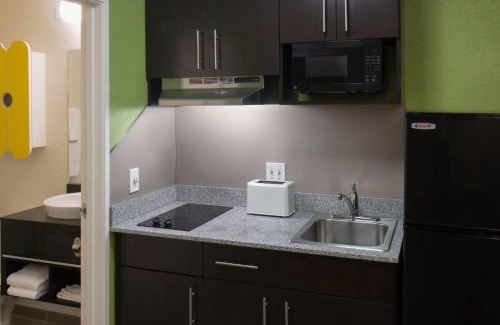 Coral Springs Hotel | Studio 6-Coral Springs, FL - Fort Lauderdale