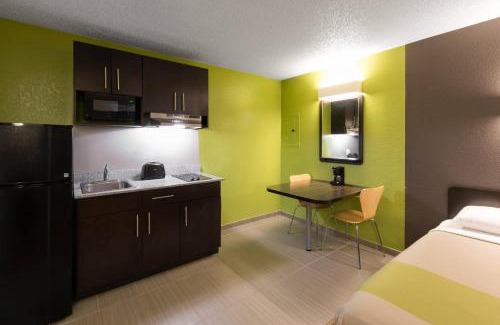Coral Springs Hotel | Studio 6-Coral Springs, FL - Fort Lauderdale
