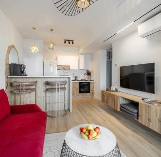 Sibiu Apartment | Studio 7 The Lake Home