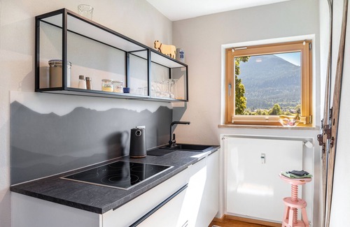 Sonnenbichl Apartment | Studio Apartment 'Ferienwohnung Stuiben Garmisch' with Mountain View, Shared Pool and Wi-Fi