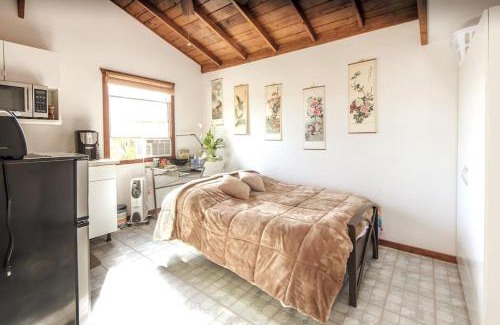 Seaside Apartment | Studio A mile from the best south Bay Beach