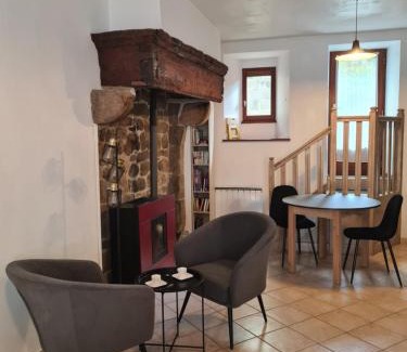 Saint-Chely-d'Apcher Apartment | Studio AL'escapade