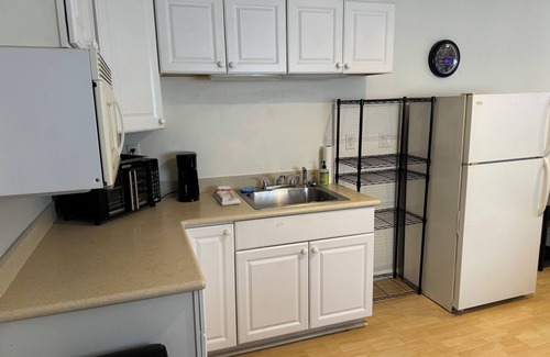 Glendora Apartment | Studio - An Easy Stroll to the Glendora Village