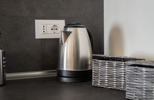 Gargagnago di Valpolicella Apartment | Studio Apartment 'Agni' with Shared Terrace, Wi-Fi and Air Conditioning