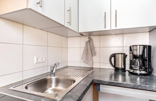 Lehen Apartment | Studio Apartment 'Ferienwohnung Lehen - Herr 2' with Shared Garden and Wi-Fi