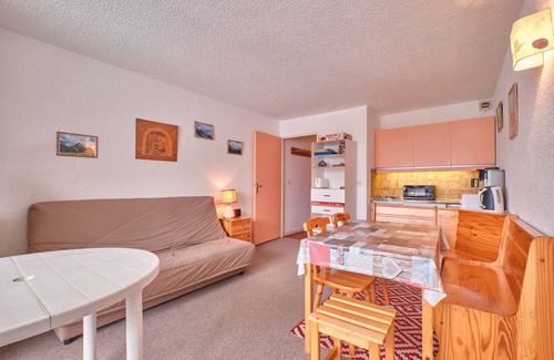 Correncon-en-Vercors Apartment | Studio Apartment 'Herbouilly' with Mountain View and Balcony