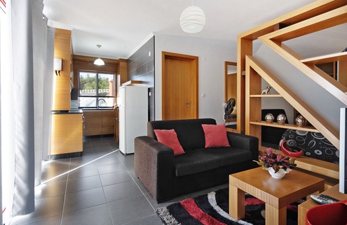 Calheta de Nesquim Apartment | Studio Apartment 'Casa Da Vigia Estúdio Vista Mar' with Sea View, Private Garden and Wi-Fi