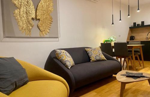 Zagreb Apartment | Studio Apartman KRILA WINGS- parking in garage