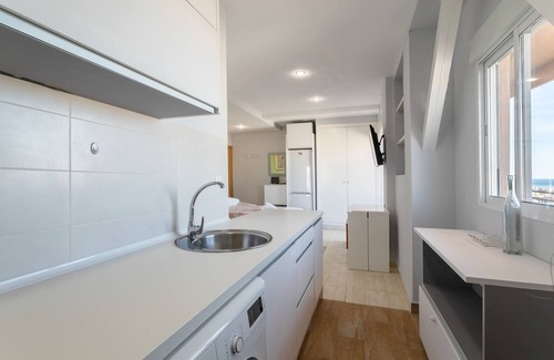 Alicante Apartment | Studio Apartment "176" with Sea View, Balcony & Wi-Fi