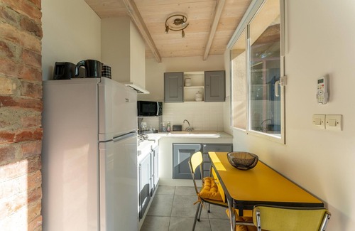 Sarrians Apartment | Studio Apartment "À La Campagne" with Private Pool & Wi-Fi