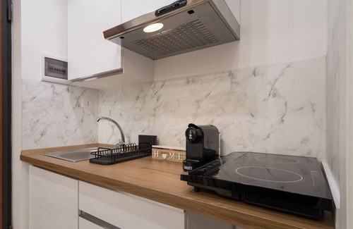 Municipio 2 Apartment | Studio Apartment 'Elettra' with Wi-Fi and Air Conditioning
