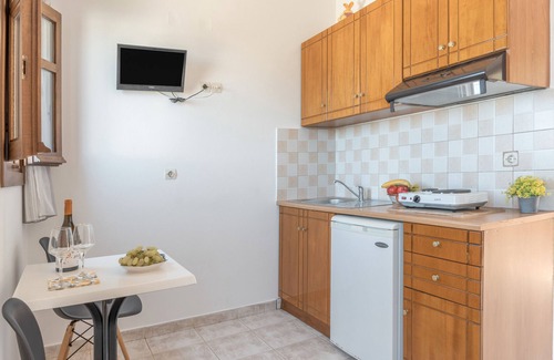 Paloi Apartment | Studio Apartment 'Frantzis 4' with Sea View, Wi-Fi and Air Conditioning
