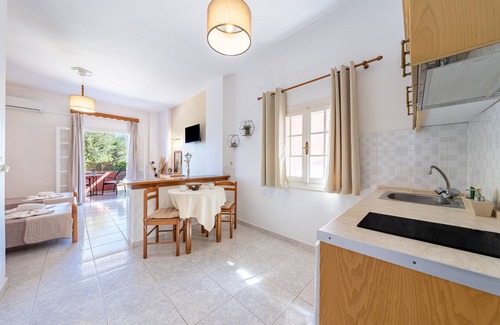 Astrakeri Apartment | Studio Apartment 'GRAND 4' with Sea View, Wi-Fi and Air Conditioning