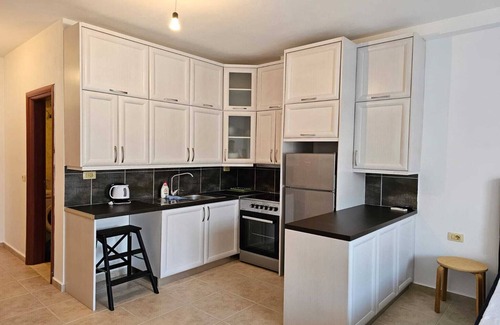 Qender Apartment | Studio Apartment in Saranda by the Beach