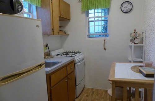 Pembroke Apartment | Studio Apartment near Hamilton