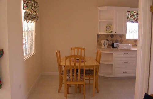 West Coast Apartment | Studio Apartment Plover Court Apartments
