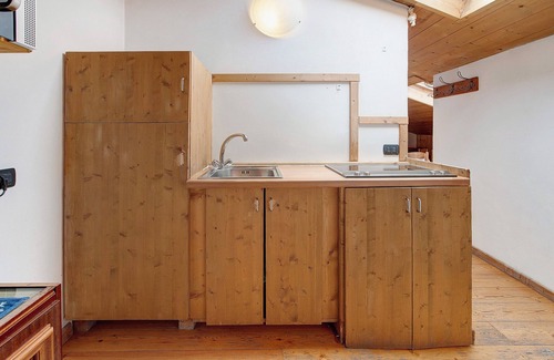 Bormio Apartment | Studio Apartment 'Premesan 2' with Mountain View and Wi-Fi