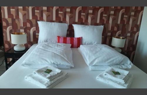 Bramfeld Apartment | Studio-Apartment Rockabilly 45 Citynah 60er Style