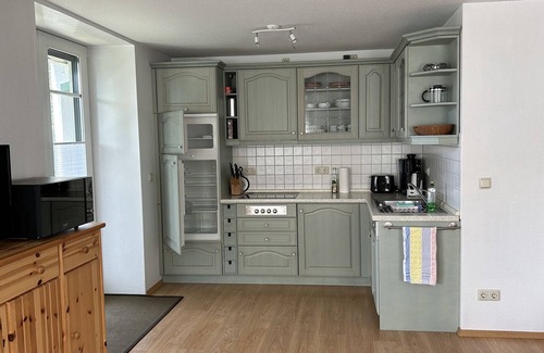 Oberhof Apartment | Studio Apartment 'Wohnung 1' with Private Terrace and Wi-Fi