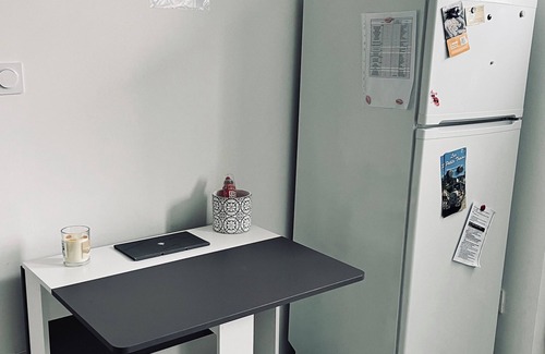Toulon Apartment | Studio au Calme Entre mer et Montagnes