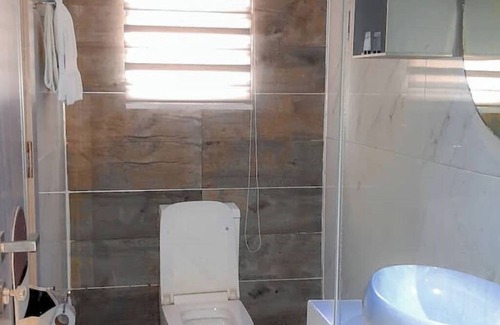Lekki Phase 1 Hotel | Studio/B.fast/wi-fi/Lekkiphase 1