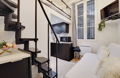 Hopital Saint-Louis Apartment | Studio Belleville