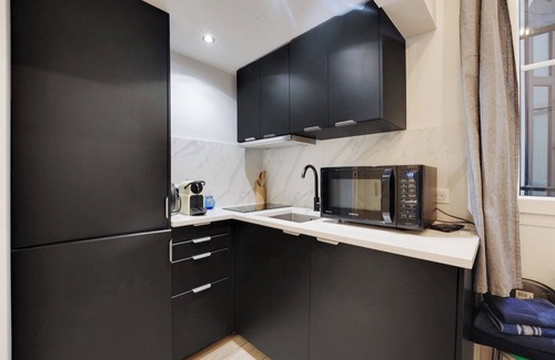 Hopital Saint-Louis Apartment | Studio Belleville